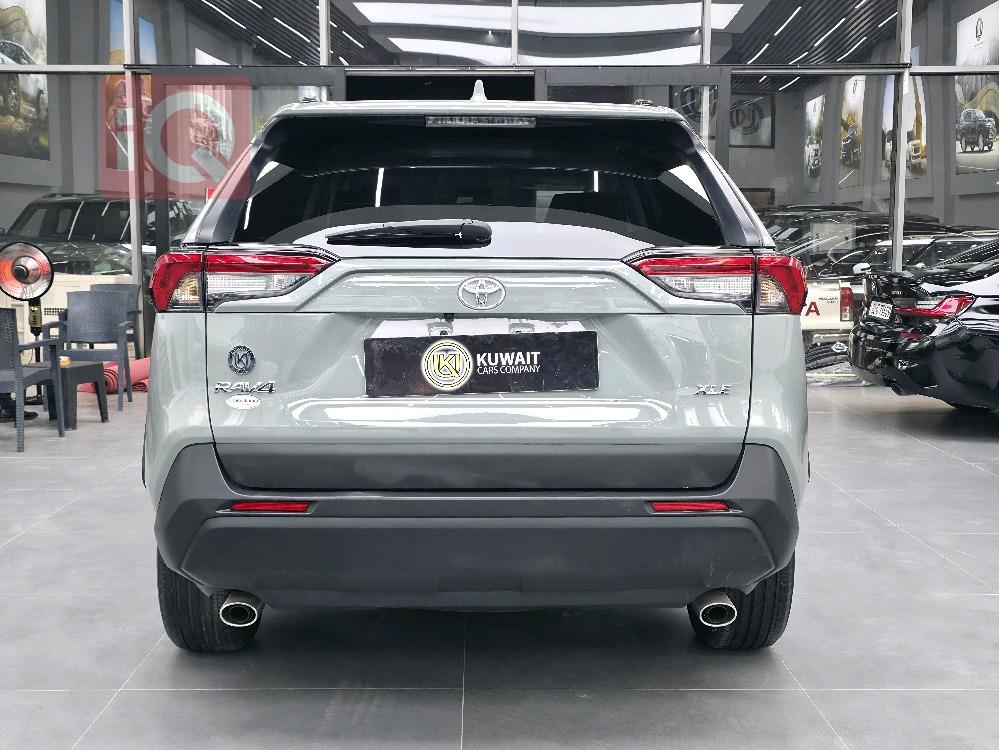 تۆیۆتا ڕاڤ 4